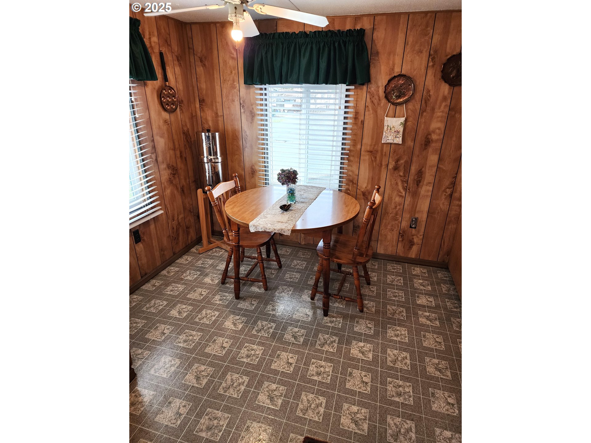 21016 Southeast Stark Street, Unit 35 Gresham, OR 97030 - Photo 7 of 14 Dining Room