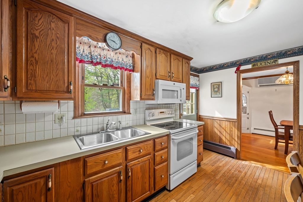 125 Indian Hill Road Worcester, MA 01606 - Photo 13 of 42