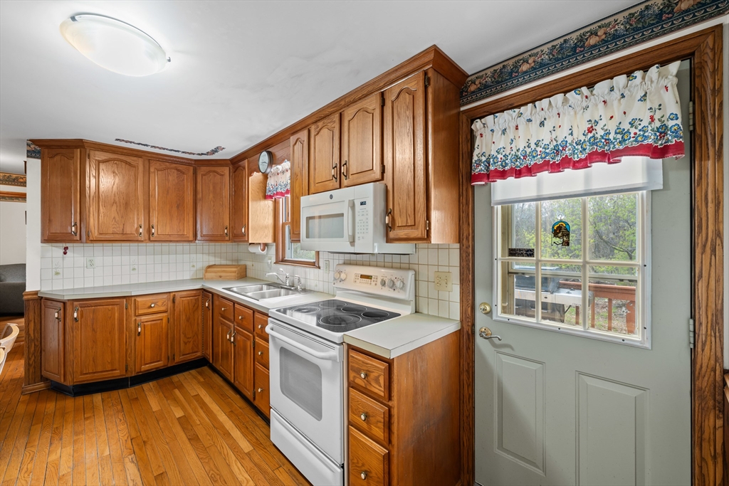 125 Indian Hill Road Worcester, MA 01606 - Photo 14 of 42