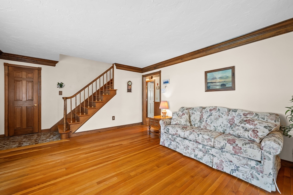 125 Indian Hill Road Worcester, MA 01606 - Photo 7 of 42