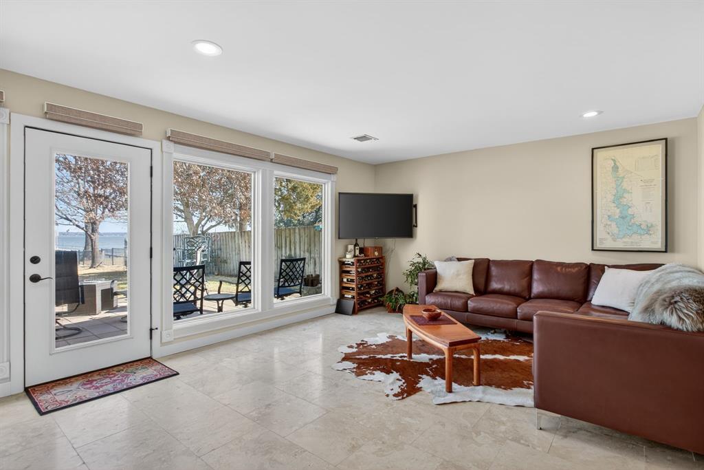 218 North Broadway Azle, TX 76020 - Photo 12 of 40 Great for entertining