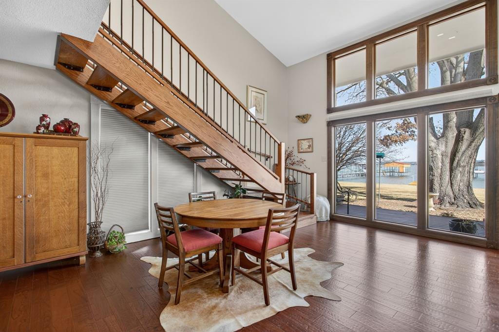 218 North Broadway Azle, TX 76020 - Photo 19 of 40 Custom Staircase