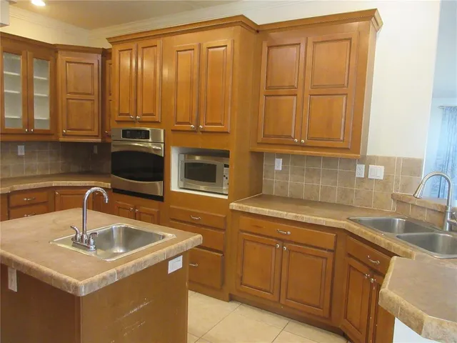 $182,900 | 18415 Southeast 58th Place, Ocklawaha, FL 32179