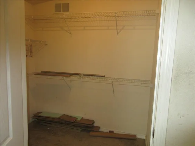 $182,900 | 18415 Southeast 58th Place, Ocklawaha, FL 32179