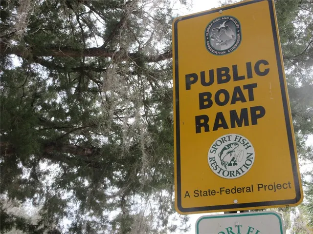 $182,900 | 18415 Southeast 58th Place, Ocklawaha, FL 32179