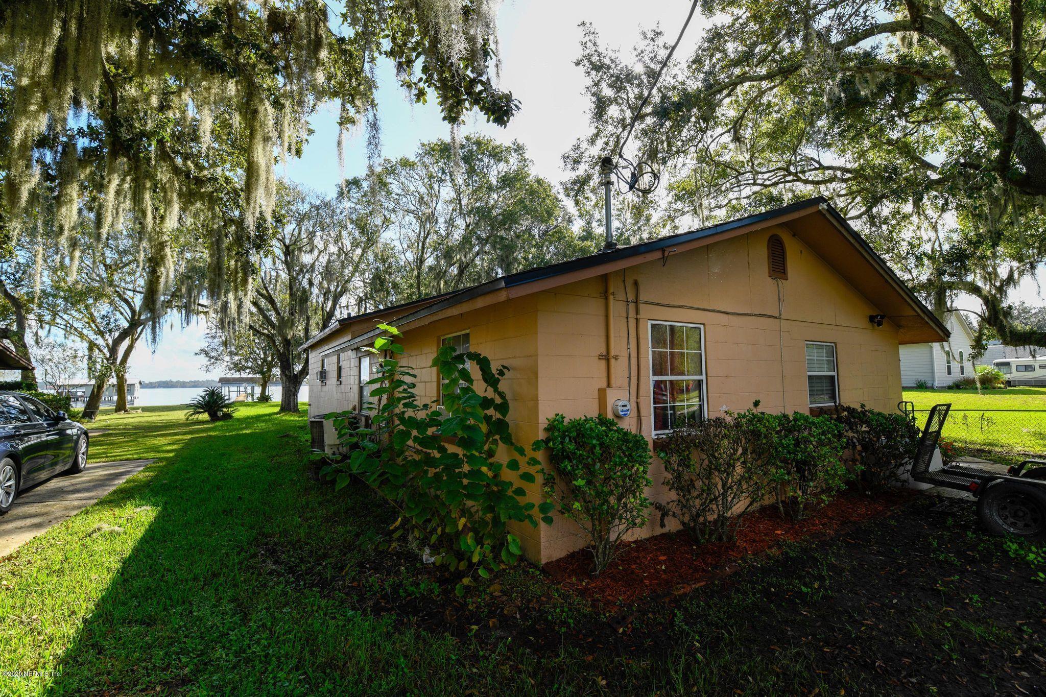 259 Brickyard Road, Unit C Middleburg, FL 32068 - Photo 3 of 17 a house view with a garden space