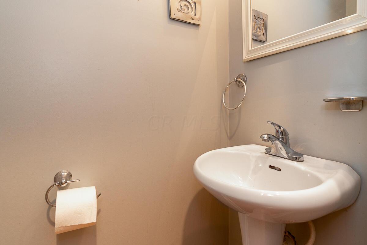 3022 Midgard Road Columbus, OH 43202 - Photo 13 of 29 half bath