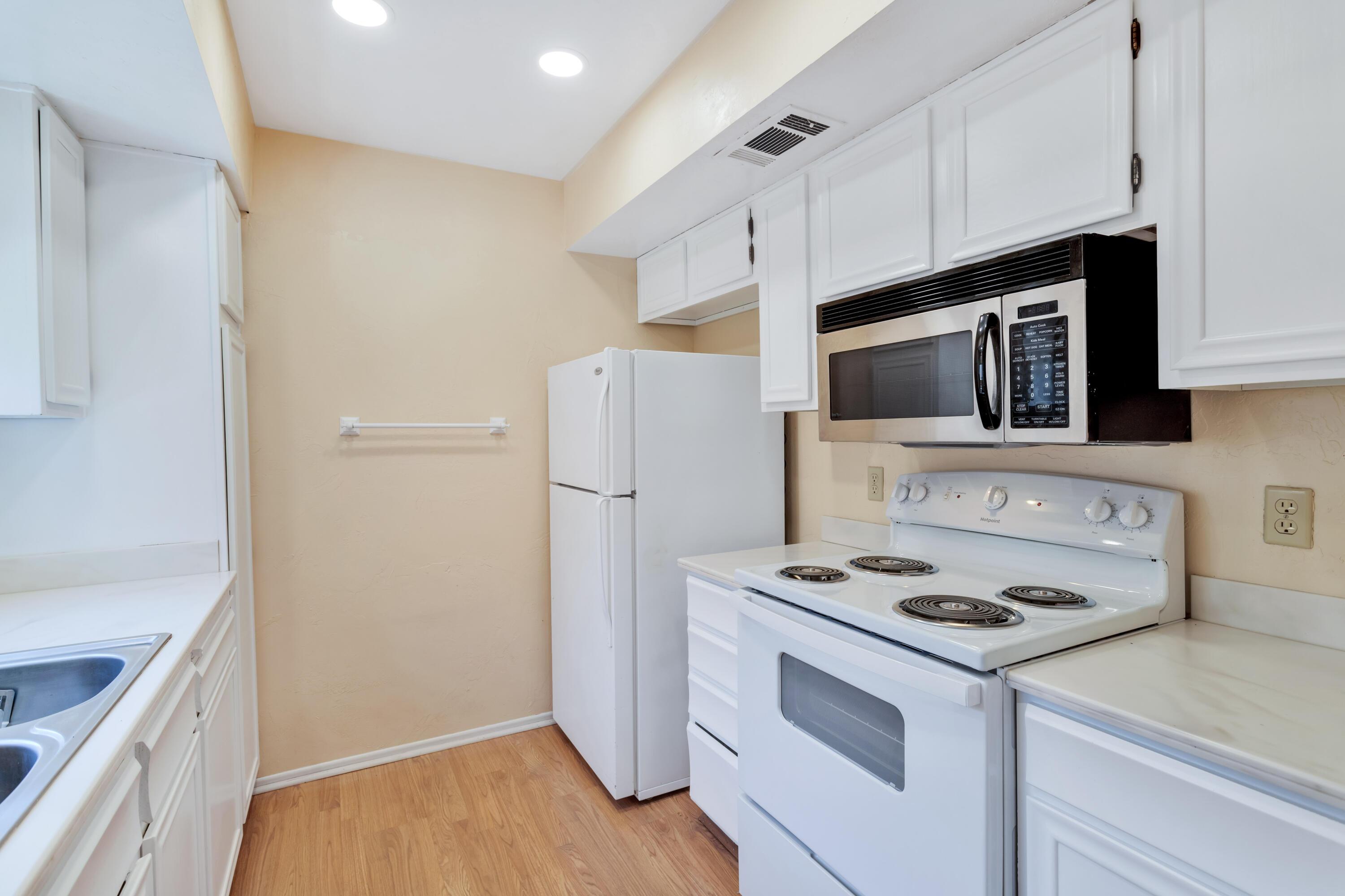 1050 Ramon Road, Unit 113 Palm Springs, CA 92264 - Photo 16 of 53 13