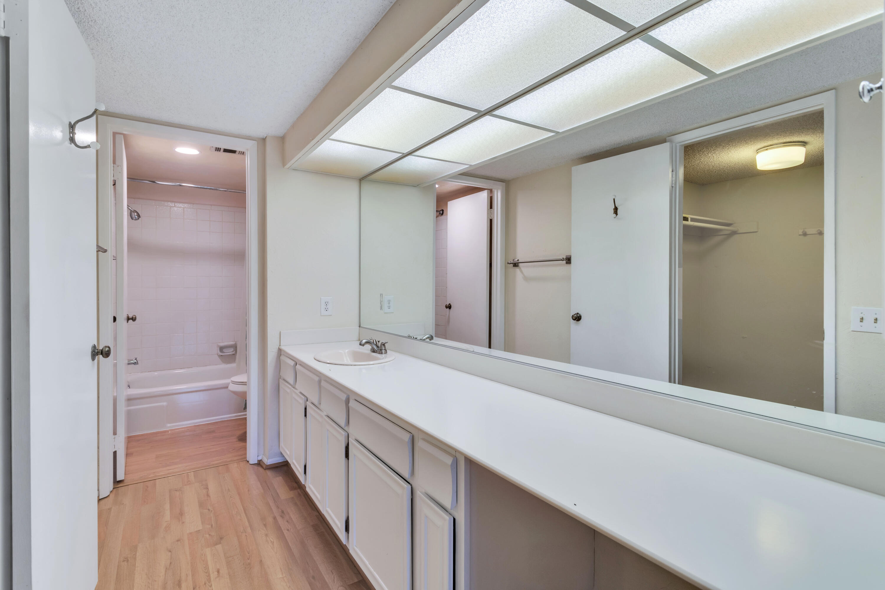 1050 Ramon Road, Unit 113 Palm Springs, CA 92264 - Photo 22 of 53 19