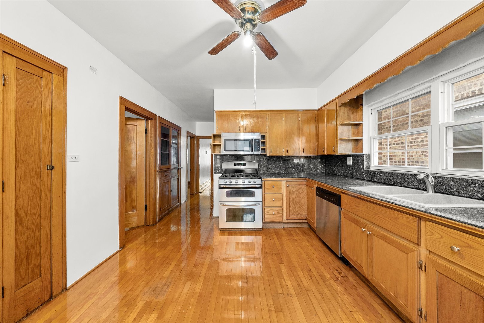 5223 West School Street, Unit 2 Chicago, IL 60641 - Photo 3 of 10