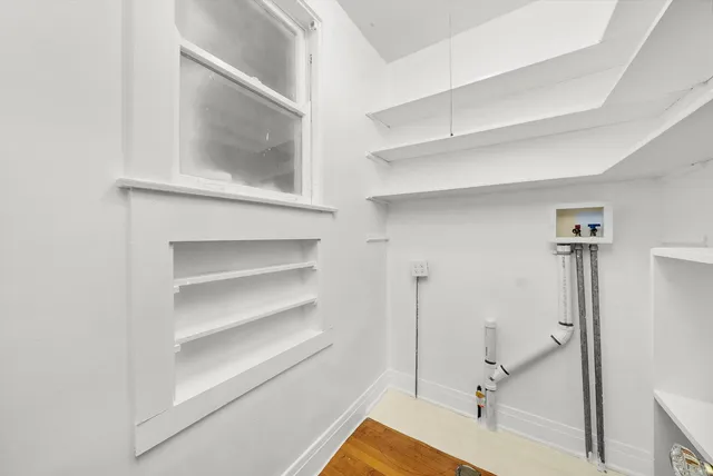 $2,300 | 5223 West School Street, Unit 2, Chicago, IL 60641