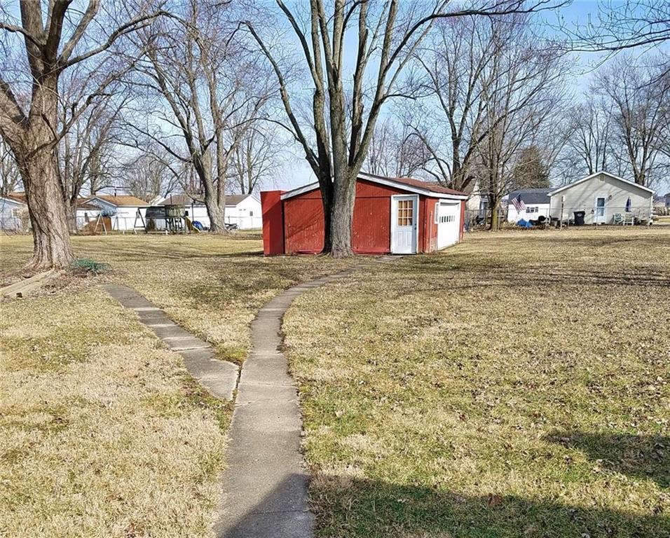 445 Patterson Road Columbus, IN 47203 - Photo 3 of 12 Gallery Image 3