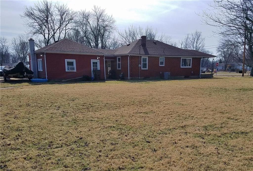 445 Patterson Road Columbus, IN 47203 - Photo 4 of 12 Gallery Image 4