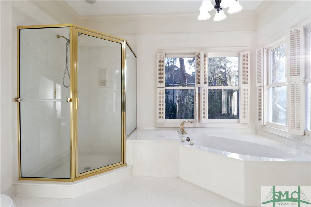 17 Long Island Road Savannah, GA 31411 - Photo 18 of 35 Master Bath with Separate Shower and Tub