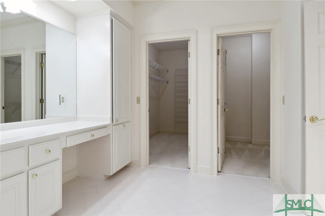 17 Long Island Road Savannah, GA 31411 - Photo 19 of 35 Master Bath Includes Two Large Walk-in Closets