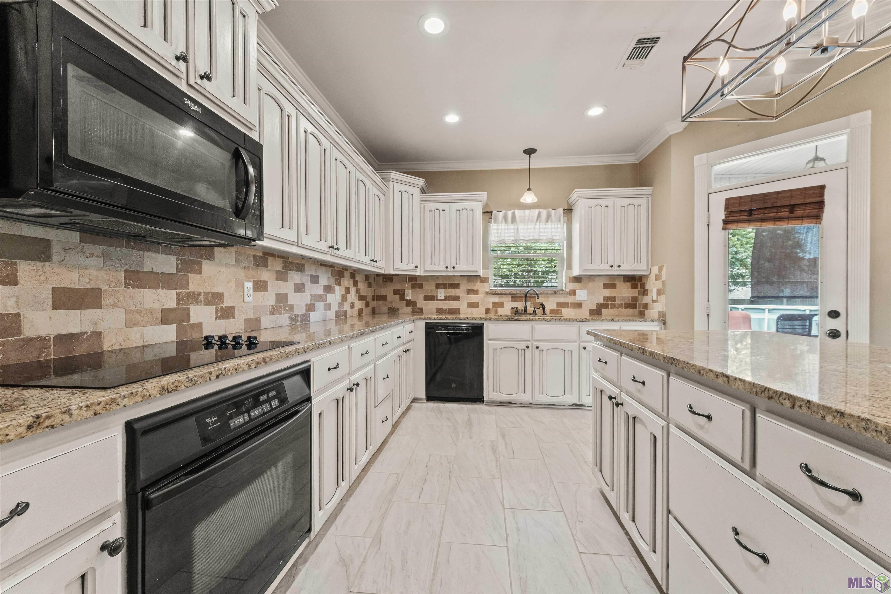 35671 Ridgeland Drive Denham Springs, LA 70706 - Photo 9 of 24