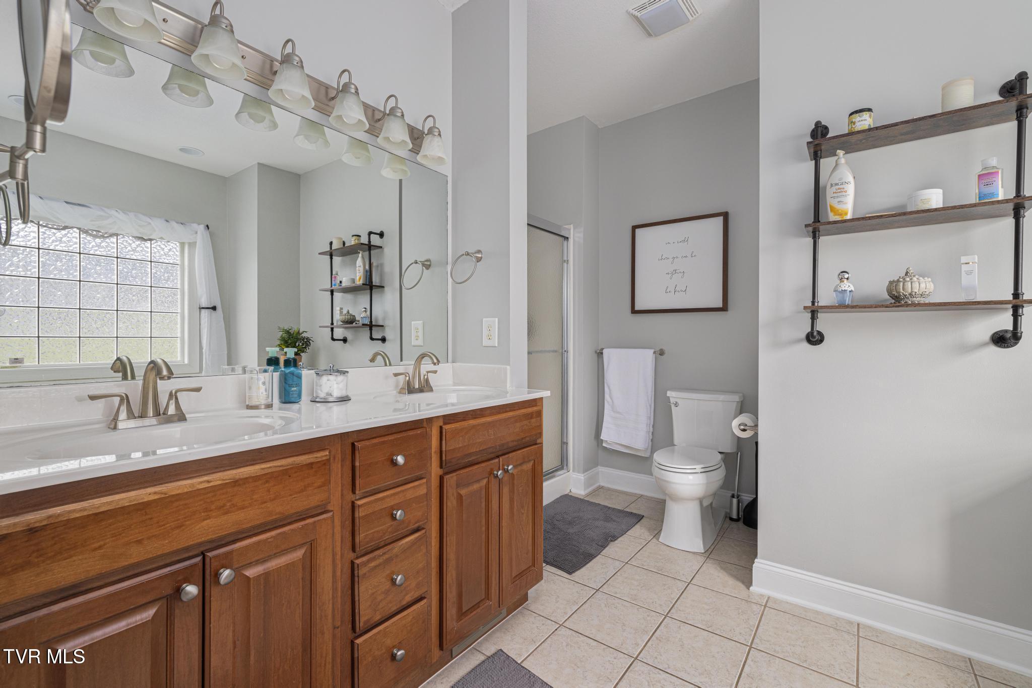 183 Jay Armentrout Road Jonesborough, TN 37659 - Photo 24 of 50 Primary bathroom