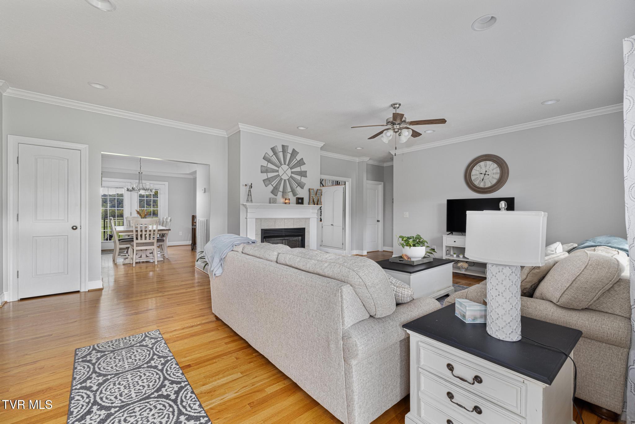 183 Jay Armentrout Road Jonesborough, TN 37659 - Photo 7 of 50 Entry into home