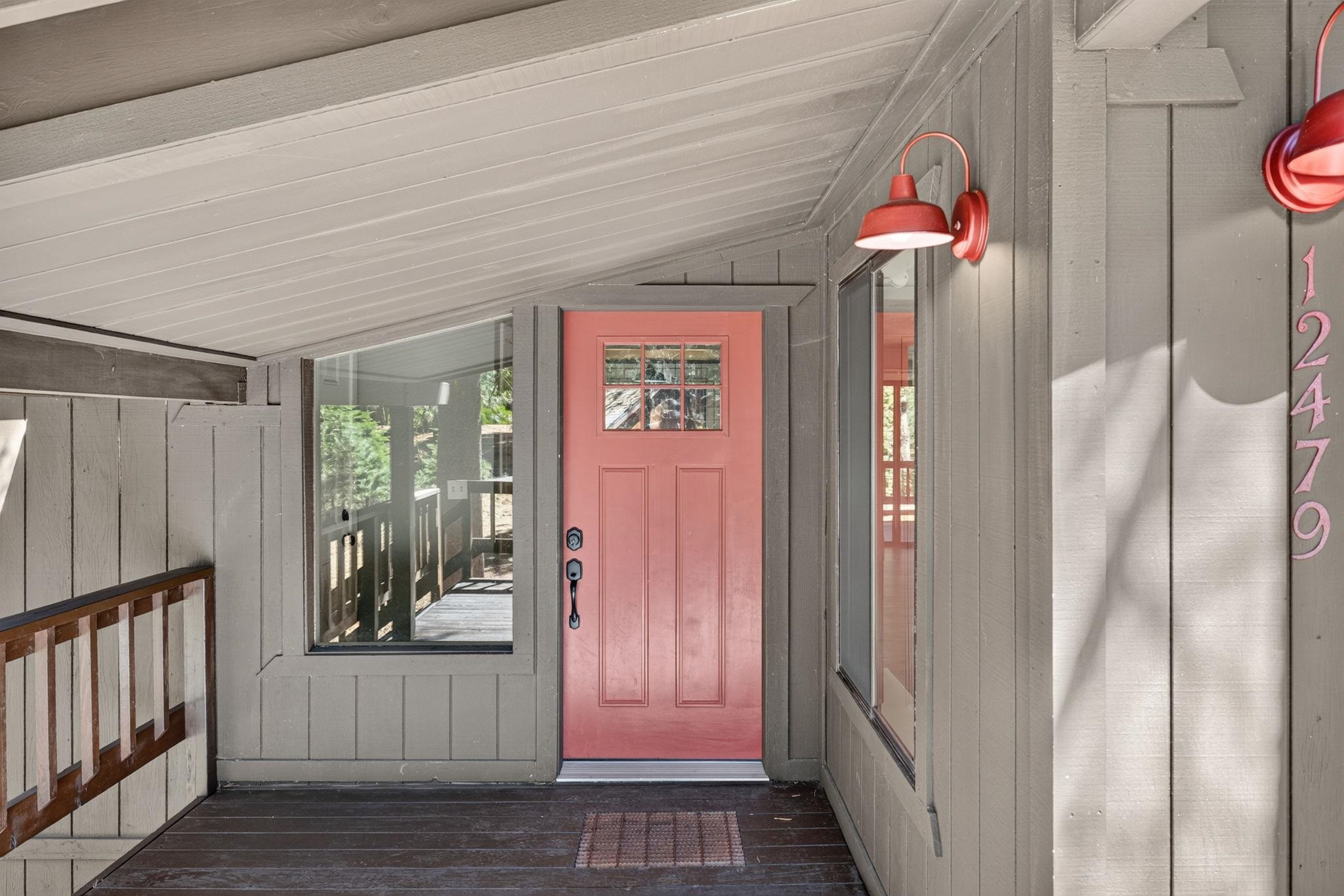 12479 Pine Forest Road Truckee, CA 96161 - Photo 4 of 20 Gallery Image 4