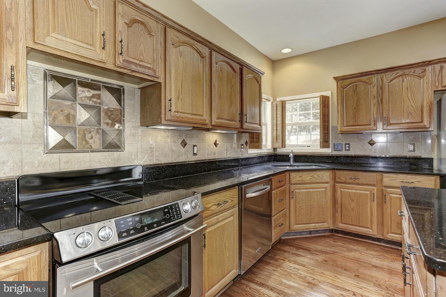 6445 River Run Columbia, MD 21044 - Photo 13 of 30 Chef-Inspired Kitchen