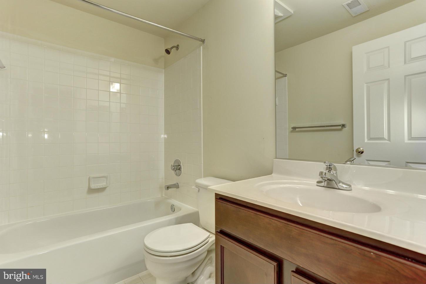 6445 River Run Columbia, MD 21044 - Photo 28 of 30 Bath (Full)