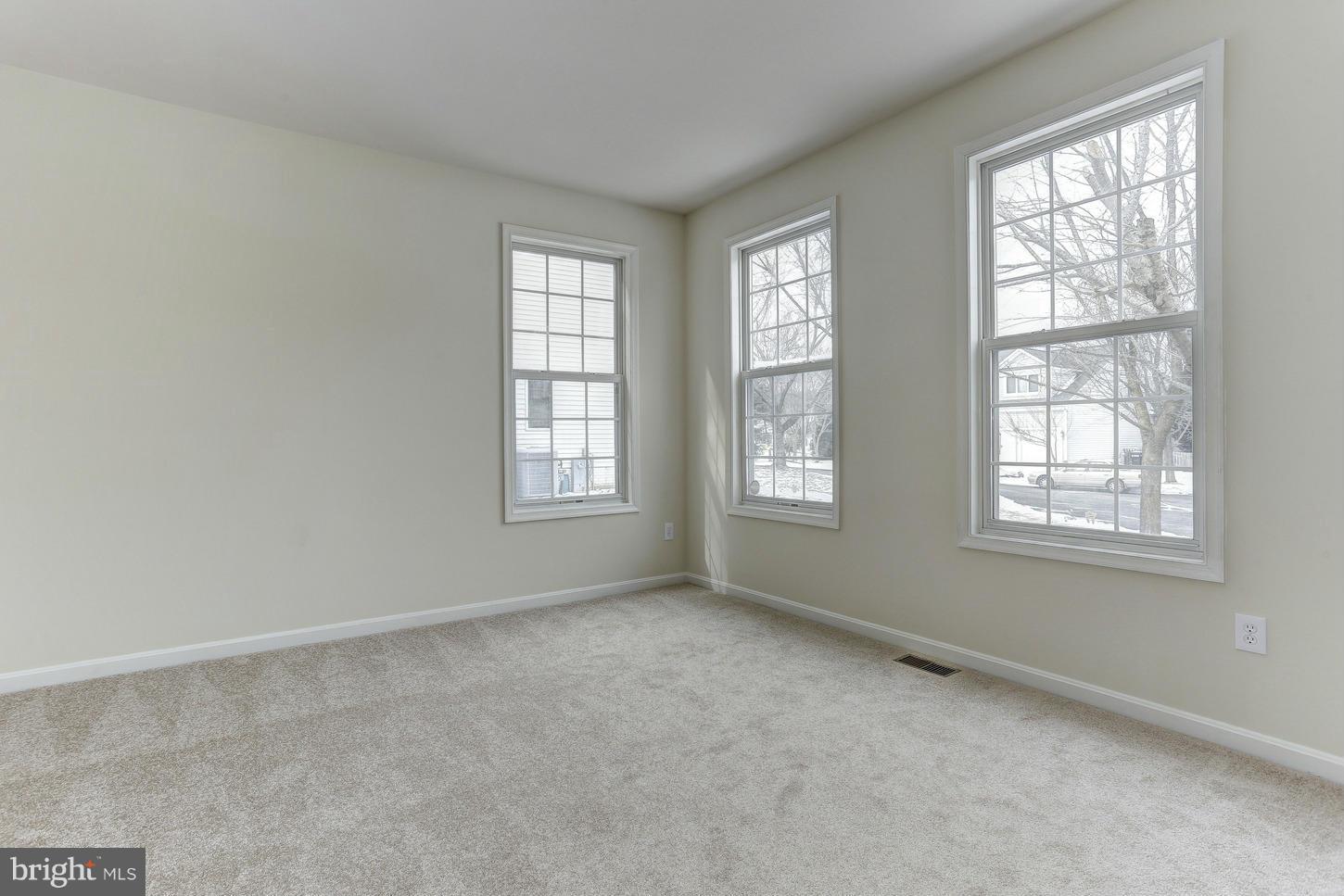 6445 River Run Columbia, MD 21044 - Photo 4 of 30 Formal Living Room