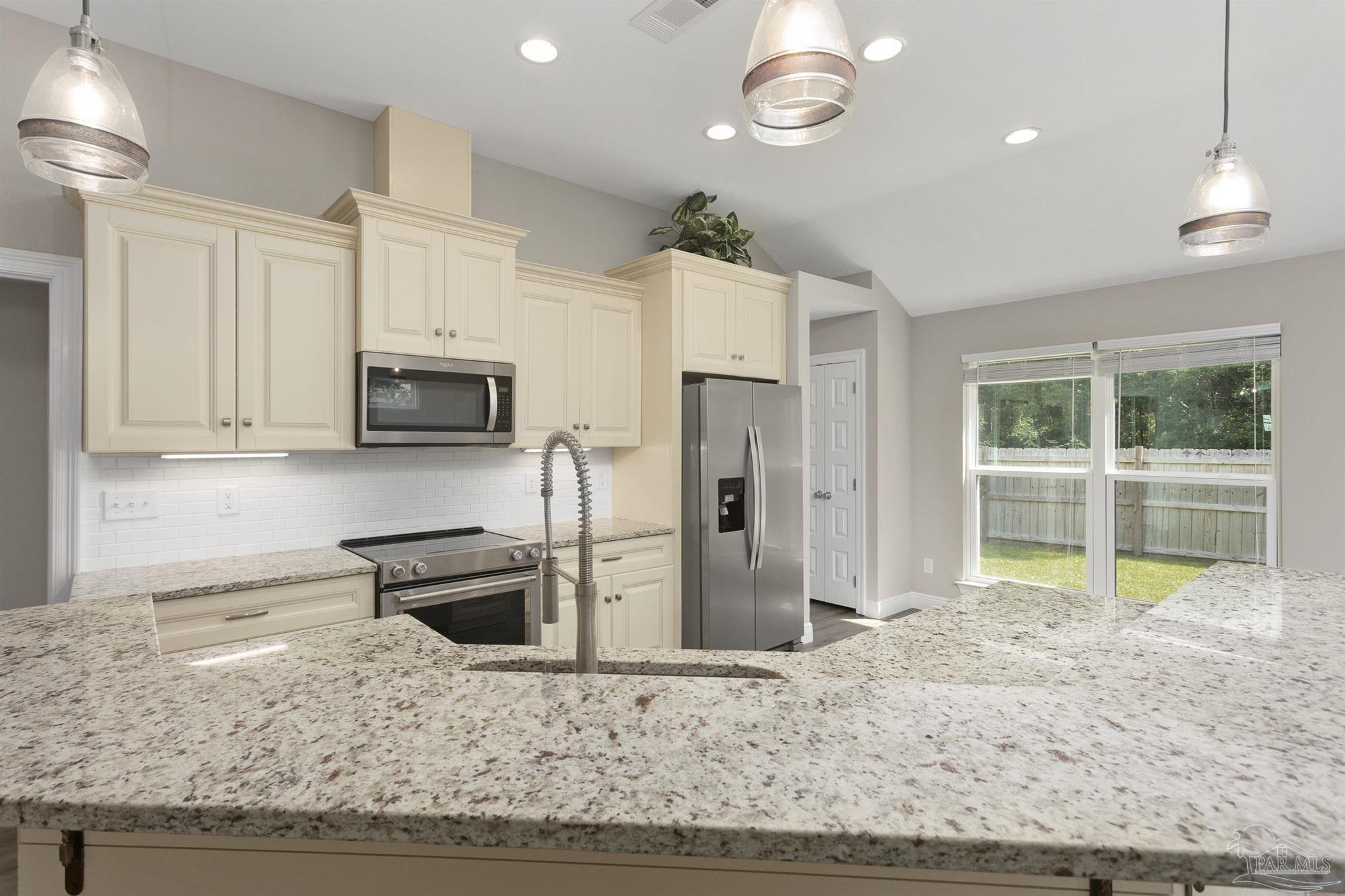 1530 Stanford Road Gulf Breeze, FL 32563 - Photo 15 of 49