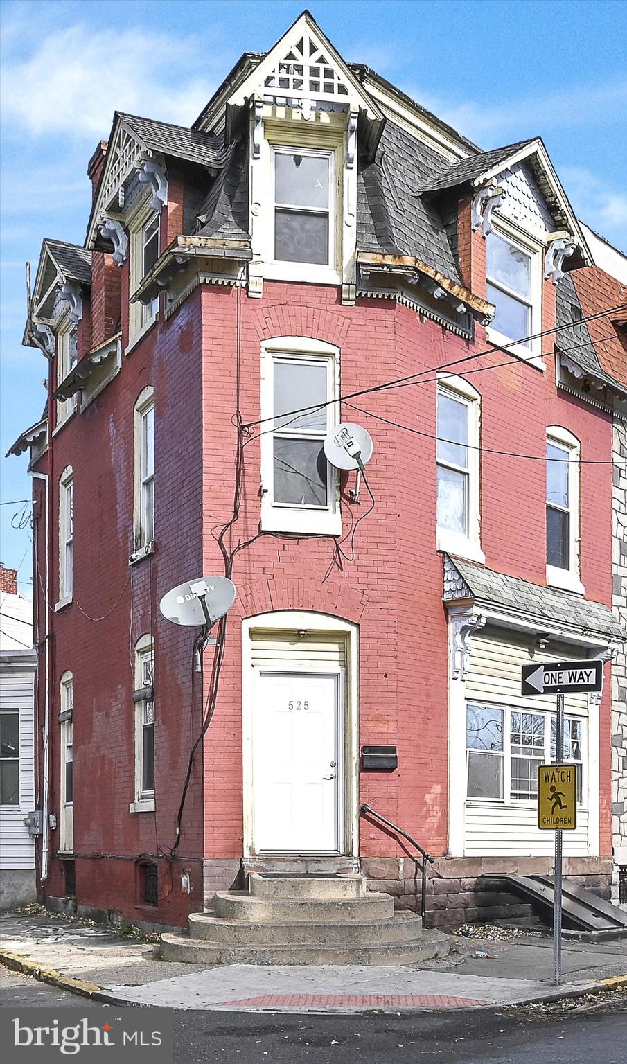 525 Bingaman Street Reading, PA 19602 - Photo 3 of 27 front view of a building