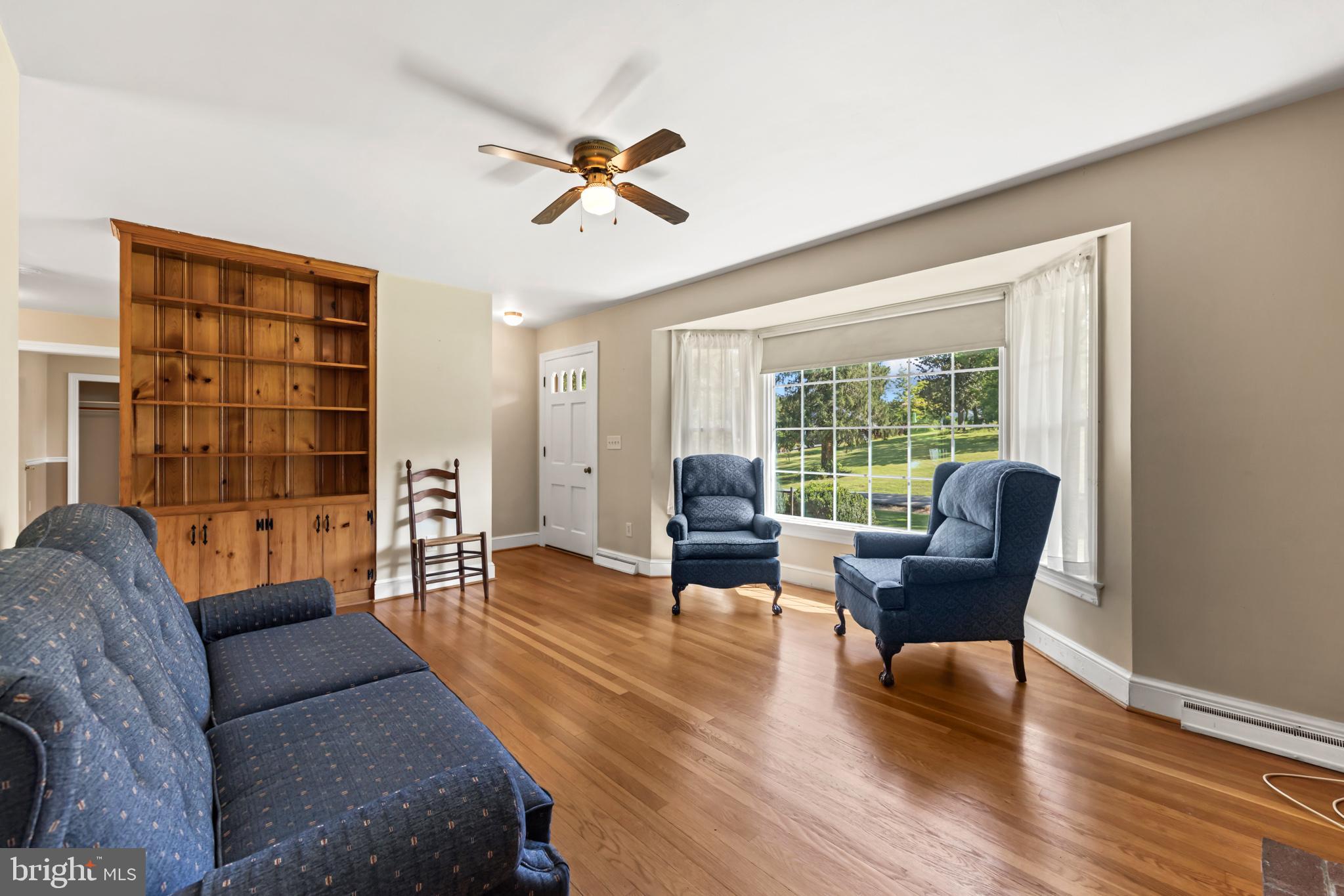 10226 Glebe Road Orange, VA 22960 - Photo 9 of 41 Living Area - Beautiful Hardwood Flooring