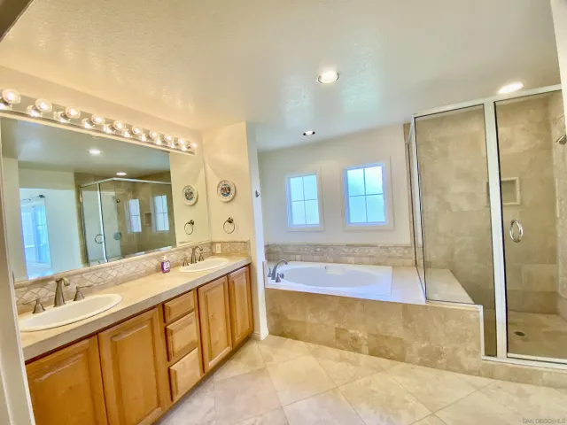 $2,100,000 | 1326 Caminito Arriata, La Jolla, CA 92037