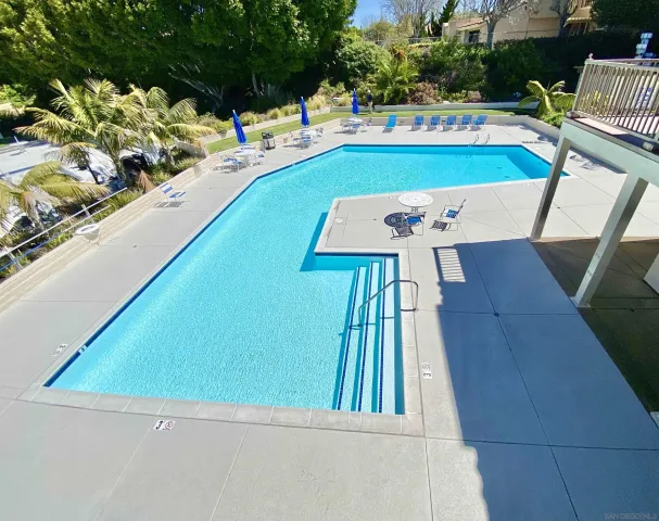 $2,100,000 | 1326 Caminito Arriata, La Jolla, CA 92037