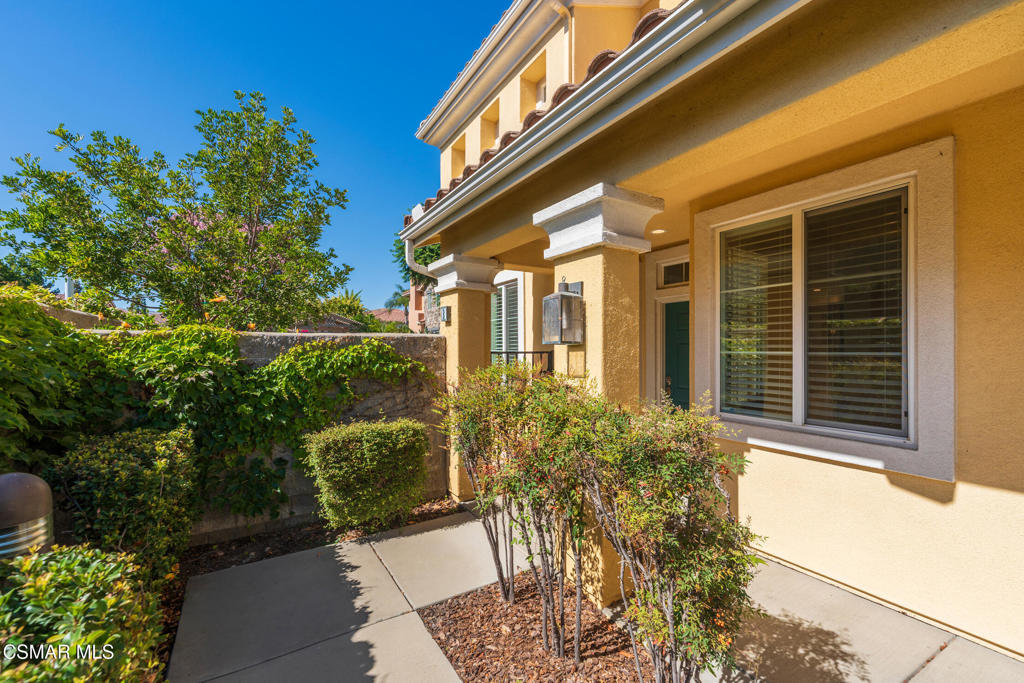 4117 Orontes Way, Unit B Simi Valley, CA 93063 - Photo 2 of 52