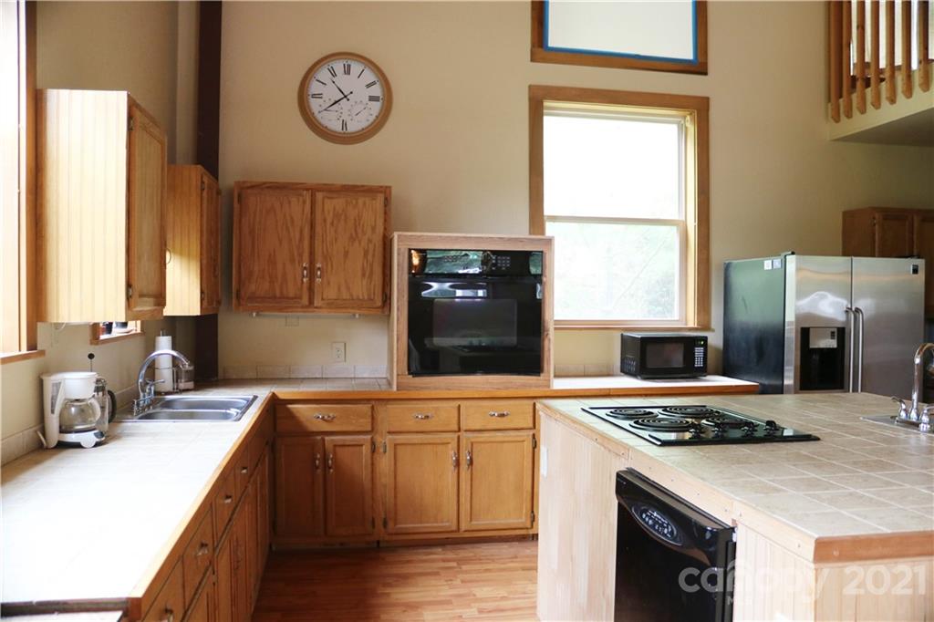 152 Arrington Branch Road Marshall, NC 28753 - Photo 3 of 40 Gallery Image 3