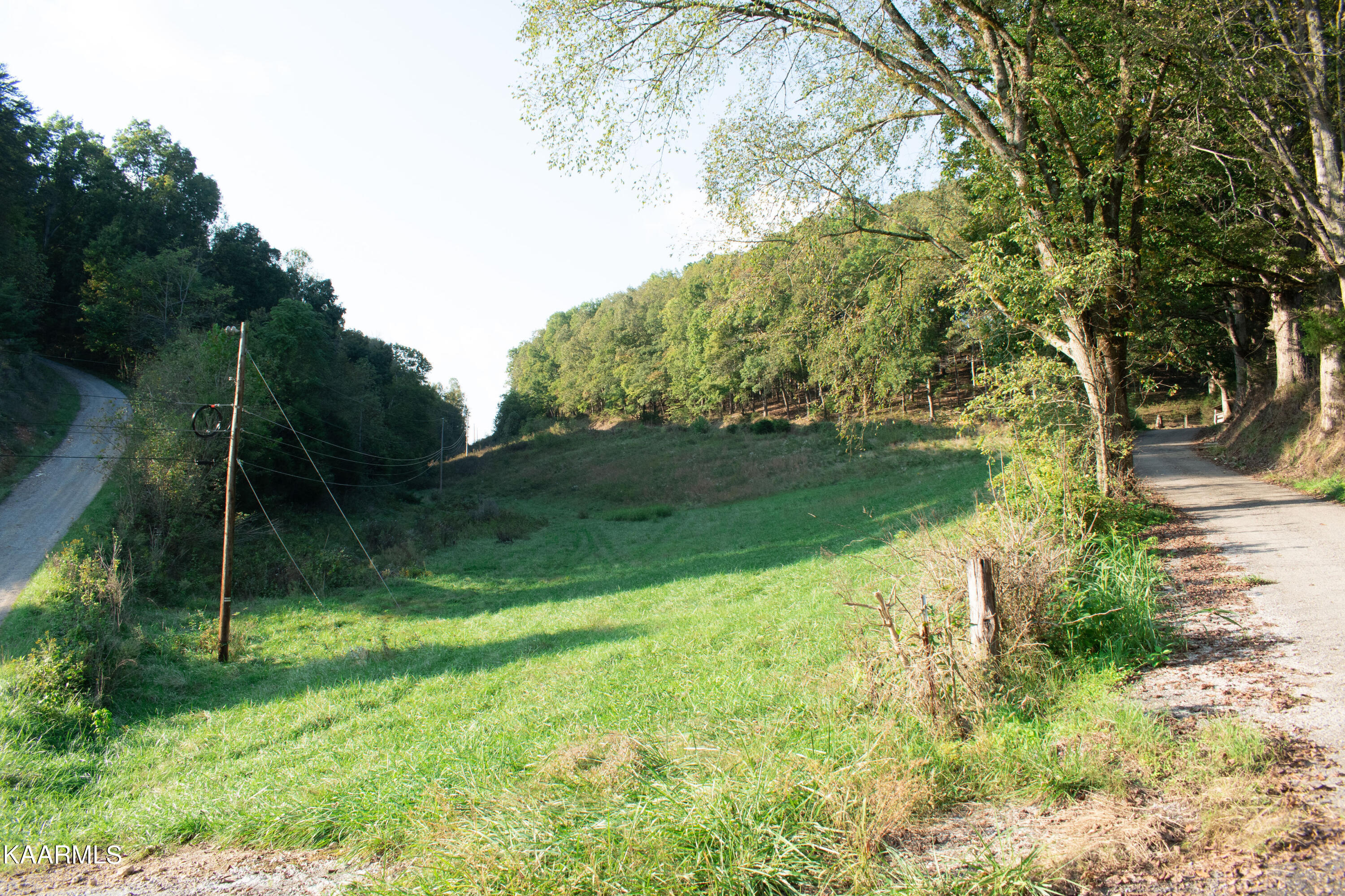 1396 Montgomery Road Tazewell, TN 37879 - Photo 11 of 28 812590FE-14AE-46E2-979D-3F409BFA23EE