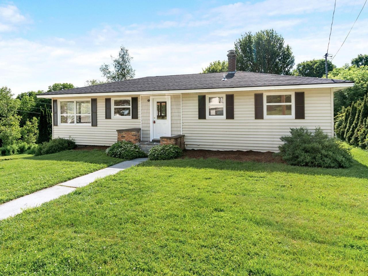 26 Jacques Street Barre, VT 05641 - Photo 2 of 45