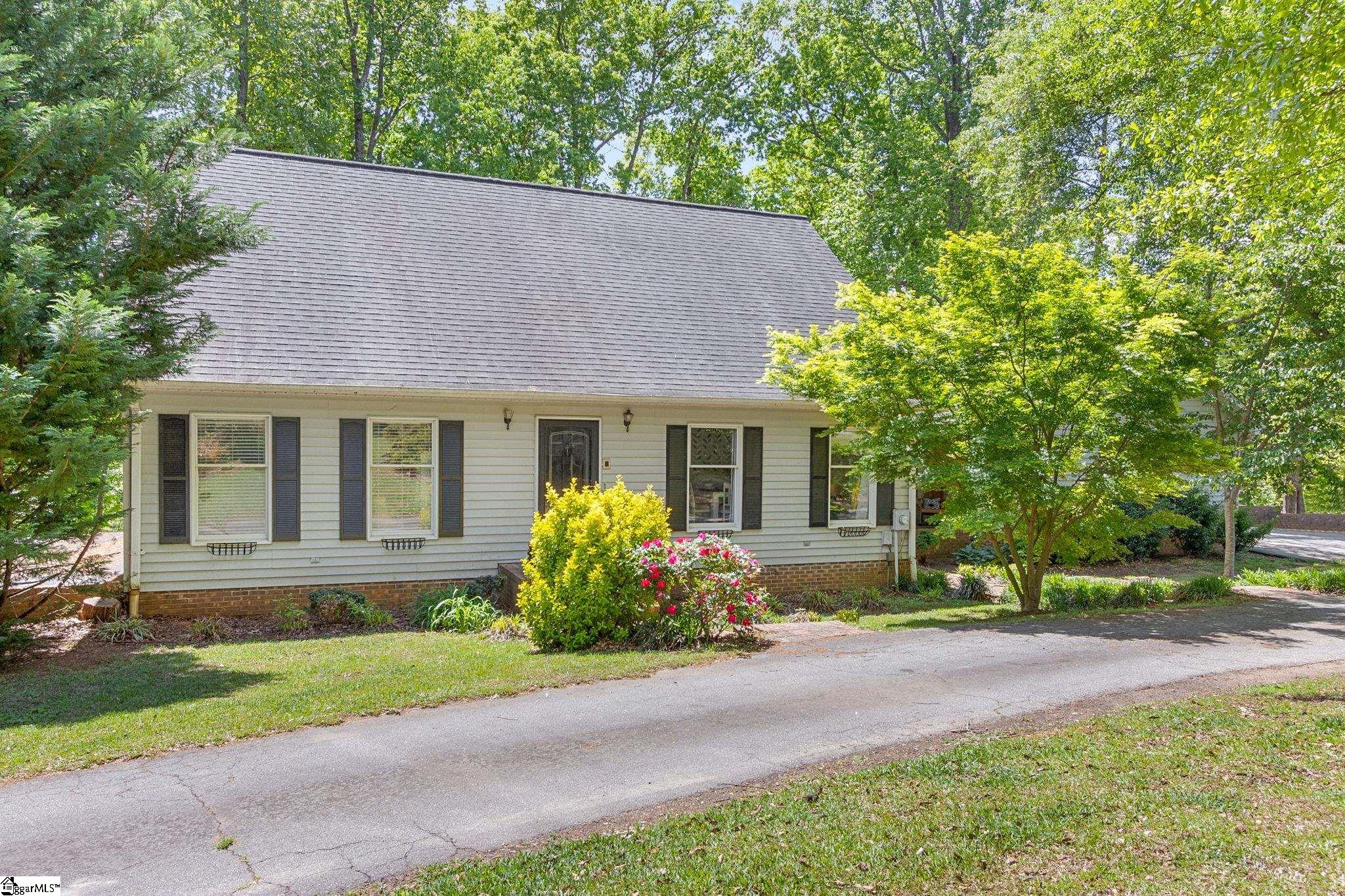 204 Garner Road Pickens, SC 29671 - Photo 2 of 36