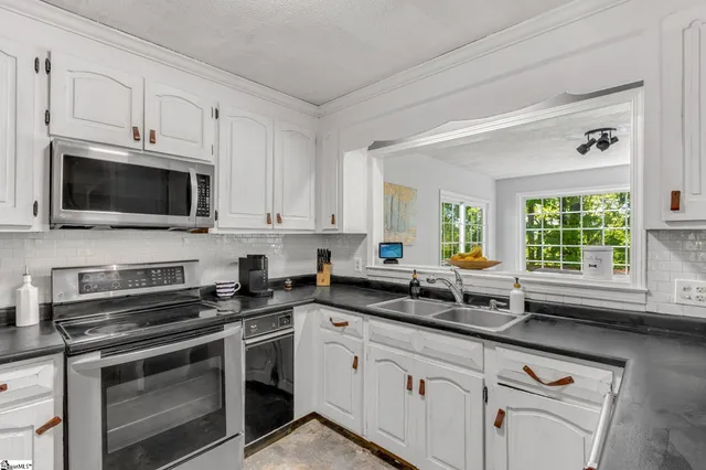 $369,500 | 204 Garner Road, Pickens, SC 29671