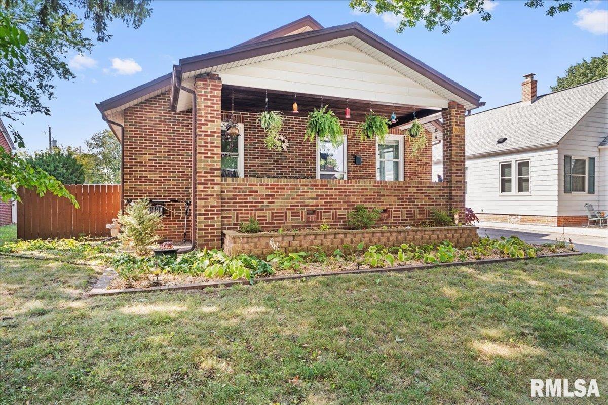 2061 North 20th Street Springfield, IL 62702 - Photo 3 of 37 Gallery Image 3