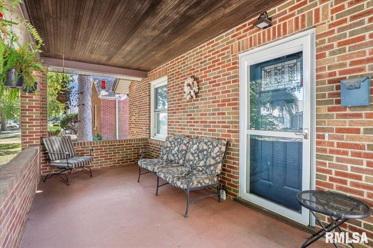 2061 North 20th Street Springfield, IL 62702 - Photo 4 of 37 Gallery Image 4