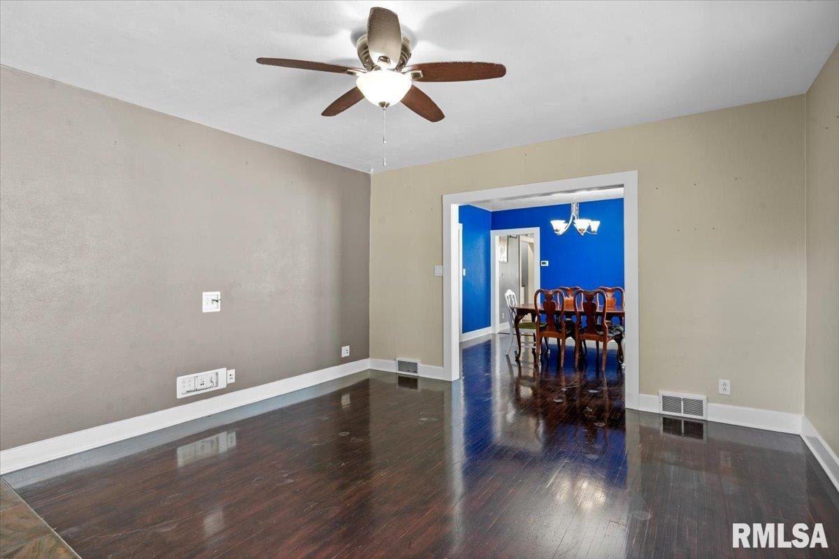 2061 North 20th Street Springfield, IL 62702 - Photo 5 of 37 Gallery Image 5