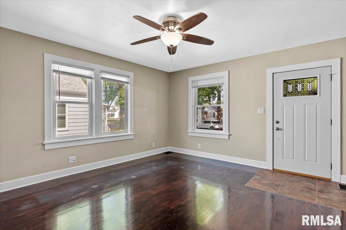 2061 North 20th Street Springfield, IL 62702 - Photo 7 of 37 Gallery Image 7