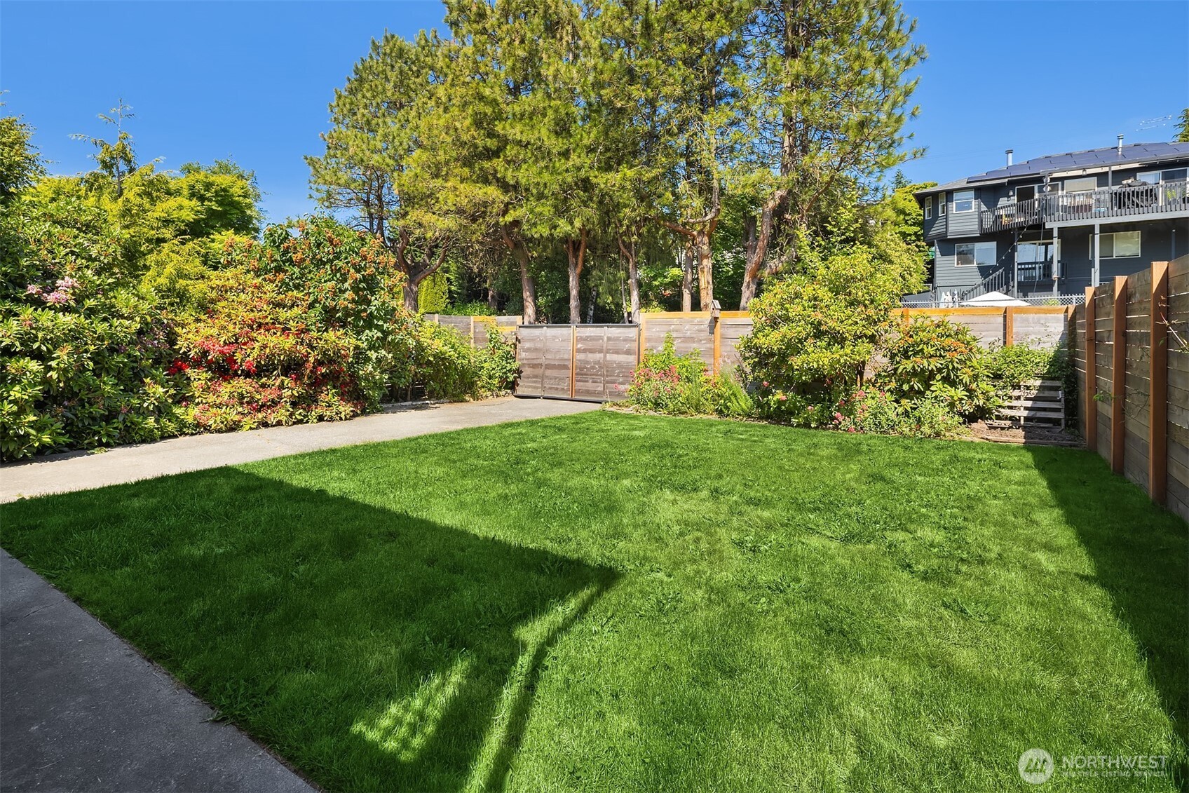 8418 9th Avenue Southwest Seattle, WA 98106 - Photo 31 of 35