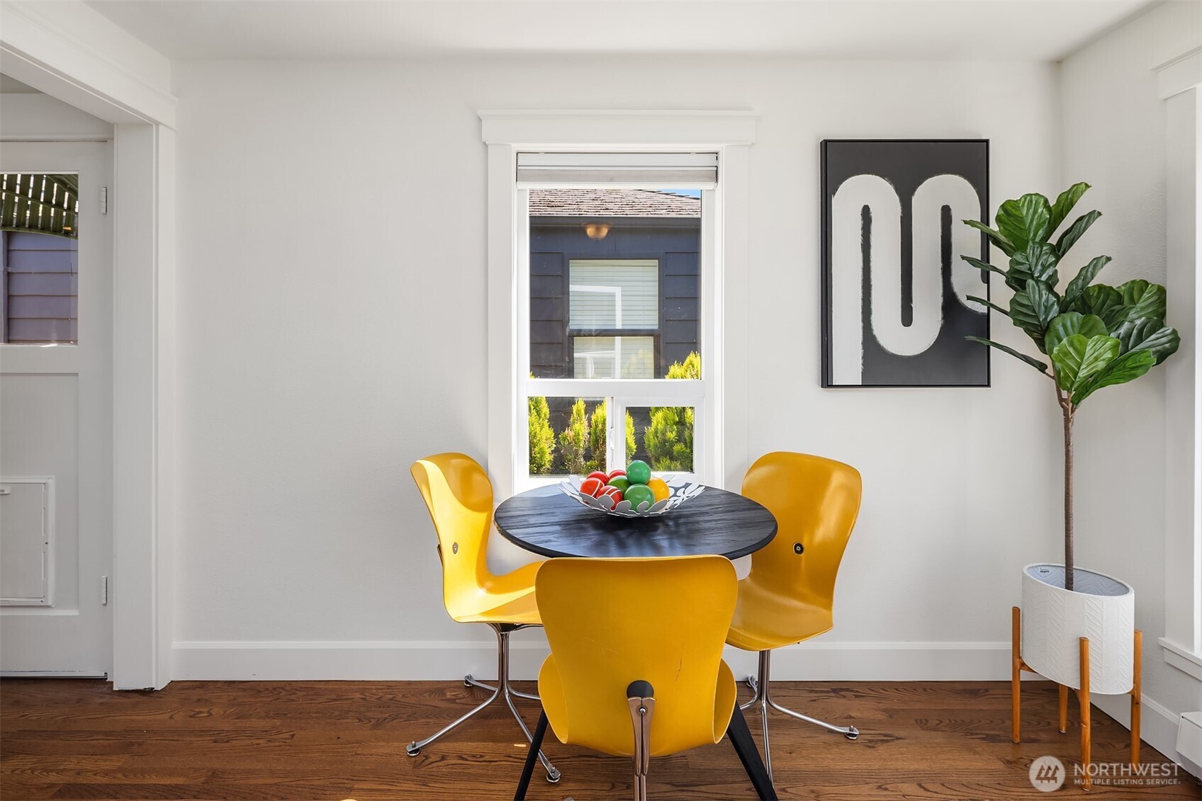 8418 9th Avenue Southwest Seattle, WA 98106 - Photo 7 of 35