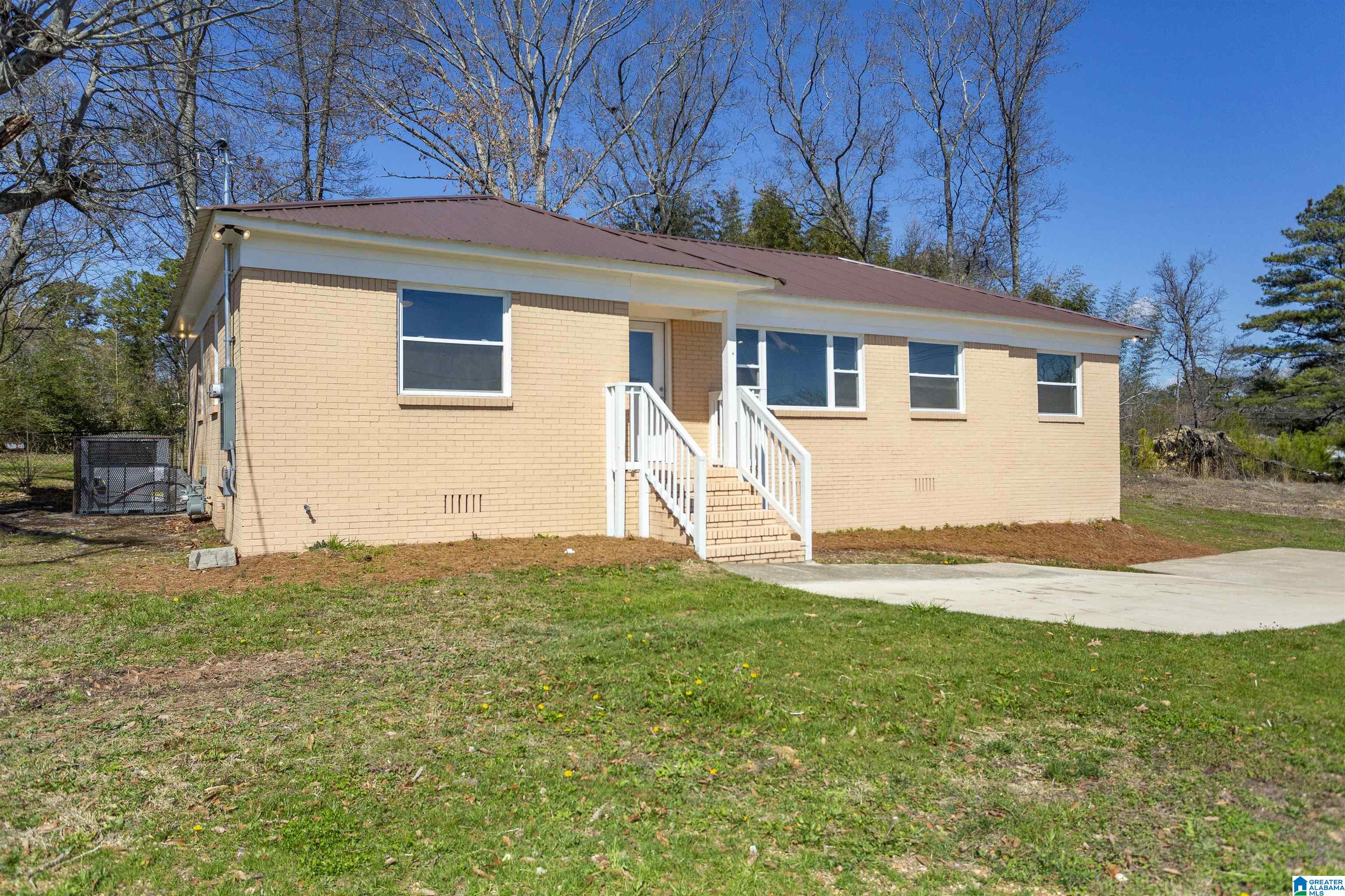 524 Sunhill Road Northwest Center Point, AL 35215 - Photo 2 of 36