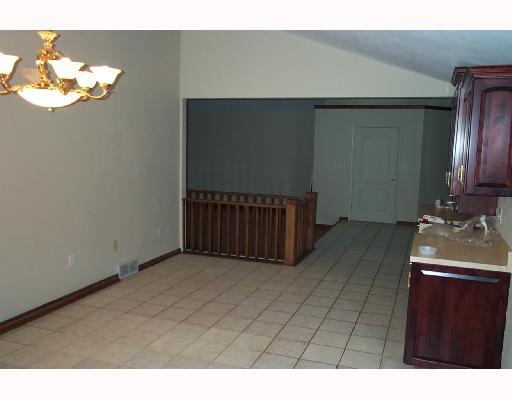 302 Dutchtown Road Butler, PA 16002 - Photo 4 of 8 Kitchen.