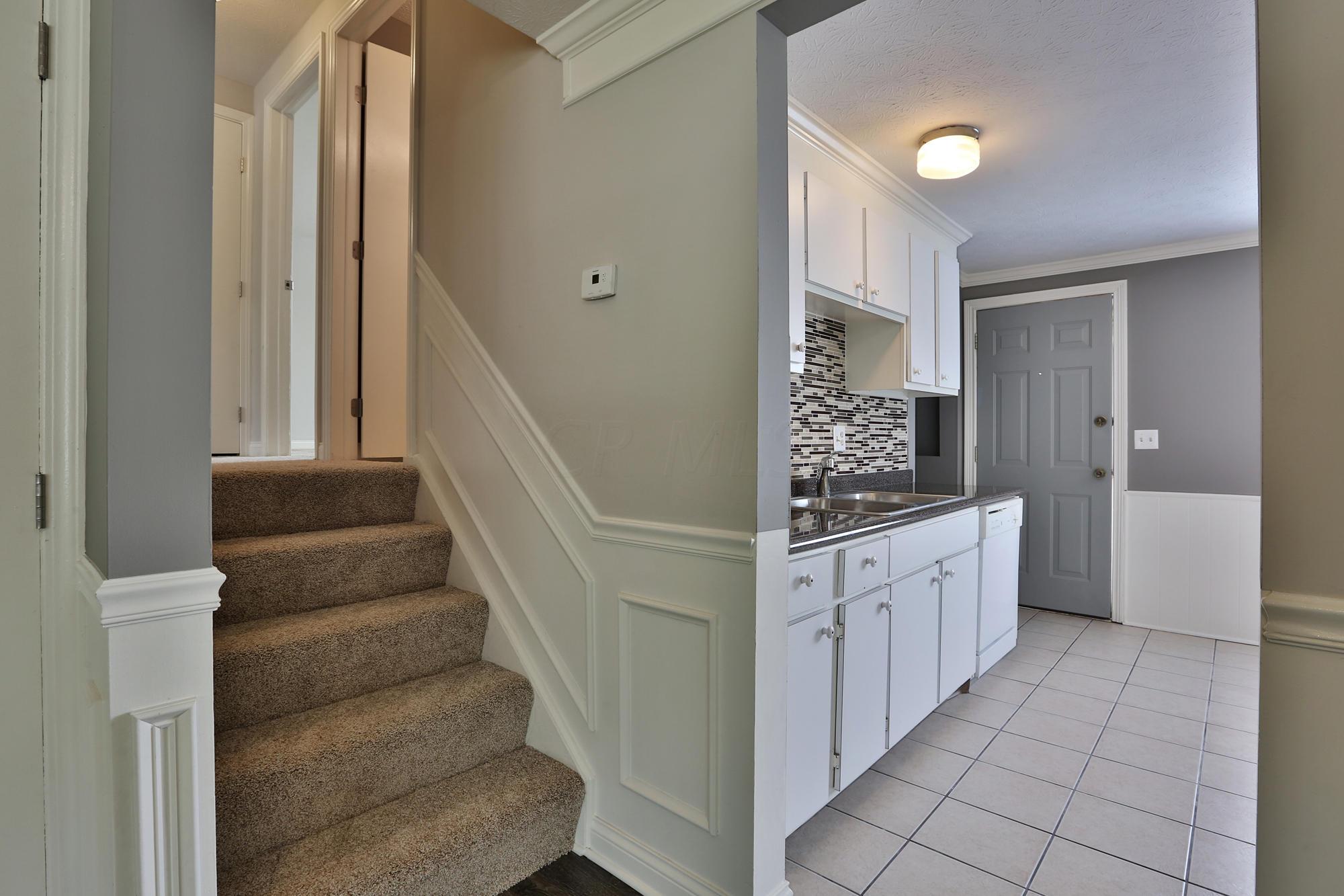 2023 Brookfield Road Columbus, OH 43229 - Photo 8 of 32 Gallery Image 8