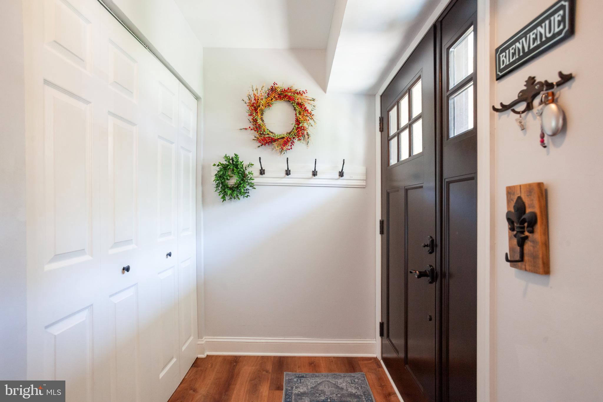 4616 Sands Way Doylestown, PA 18902 - Photo 3 of 29 Foyer