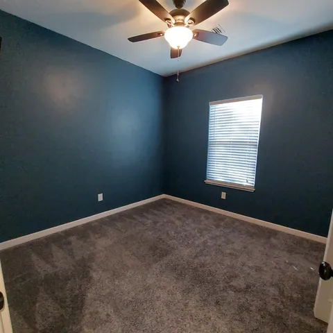 $1,800 | 300 Knights Row, Cottonwood Shores, TX 78657