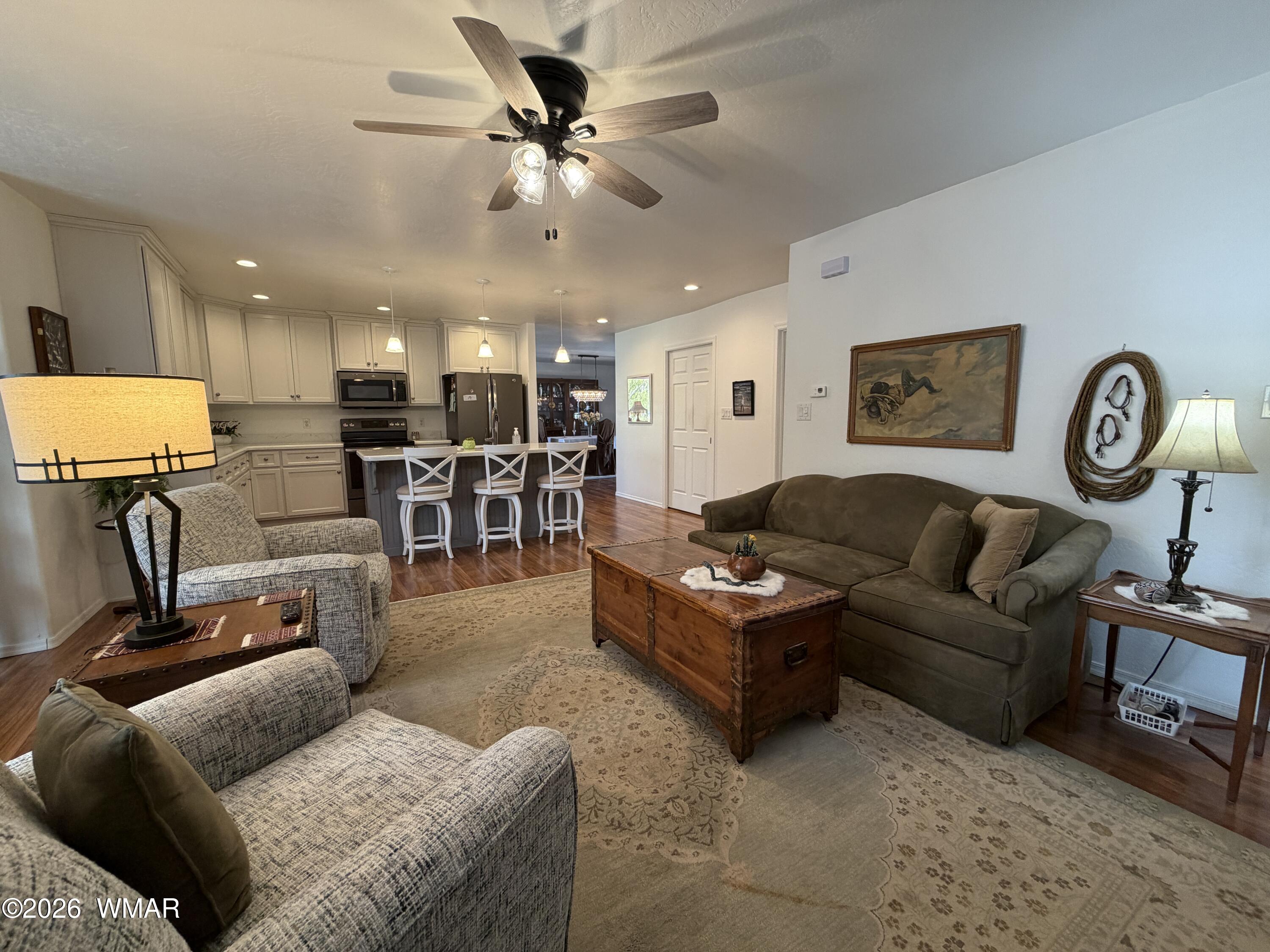232 South Hopi Street Springerville, AZ 85938 - Photo 20 of 37 Living Room