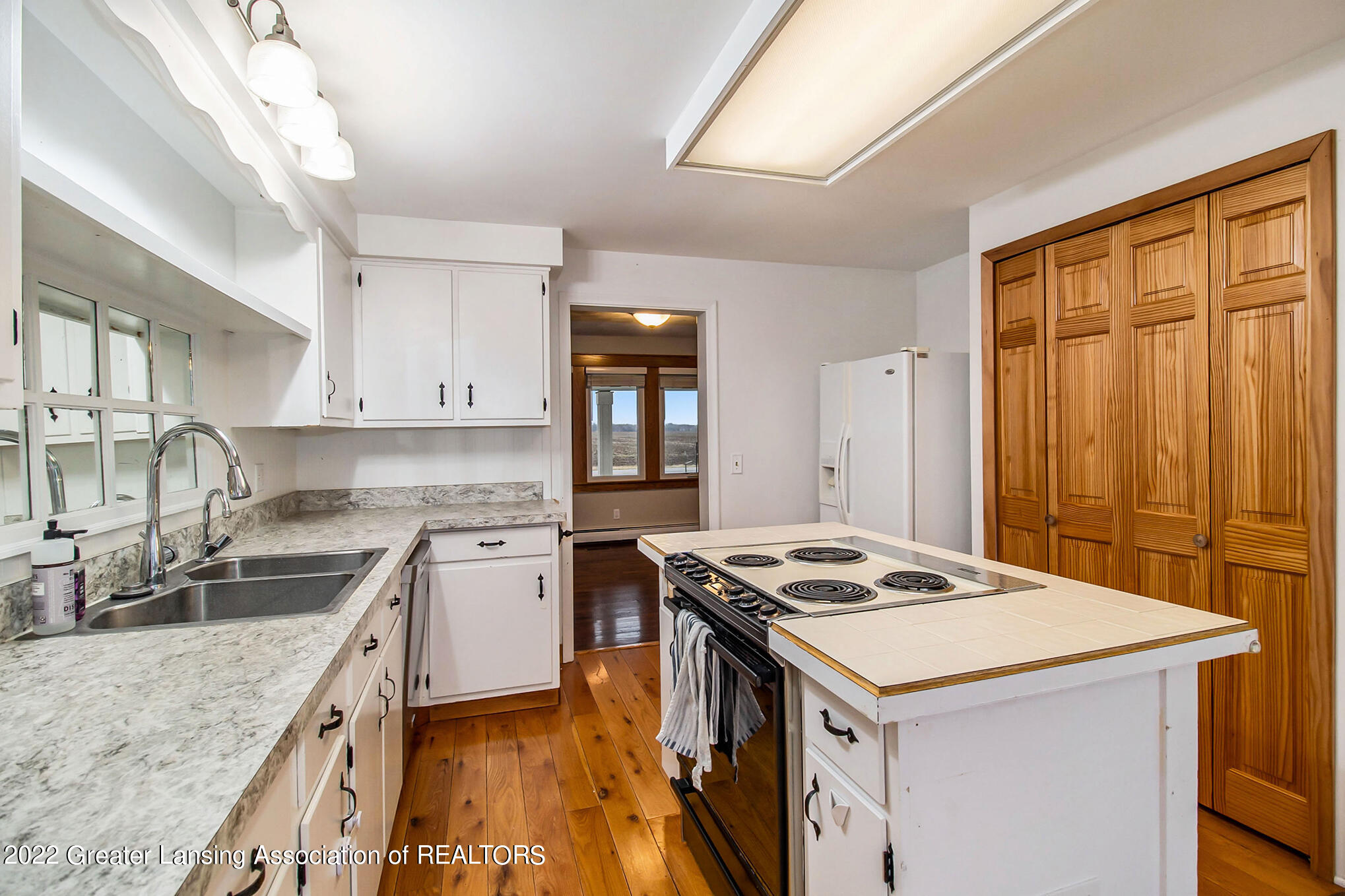 1943 Holt Road Mason, MI 48854 - Photo 14 of 49 0C5A6495